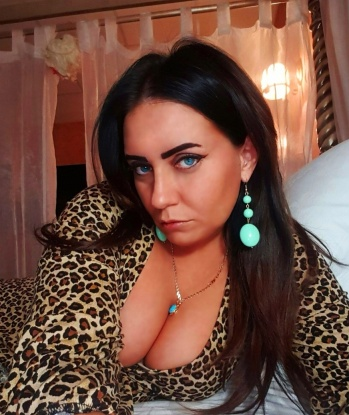 Живу в Москве и предлагаю широкий спектр услуг: от нежных эротических массажей до страстных и развратных игр. Ты можешь расслабиться со мной и насладиться моментом безбрежного удовольствия. Мои отзывы говорят сами за себя, мои клиенты всегда остаются довольными. Фото настоящие и подтверждены ❤️ Обнимашки, 💋 Поцелуи и многое другое - всё это ждёт тебя со мной. Доверься мне и позволь себе ощутить настоящий праздник страсти и наслаждения! Алёнушка